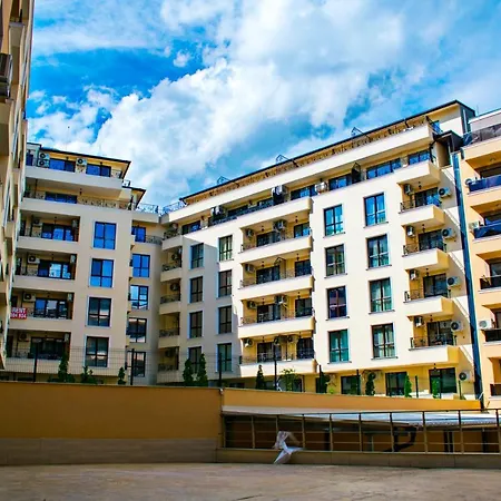 Luxurious Studio Apartment “The Hill”